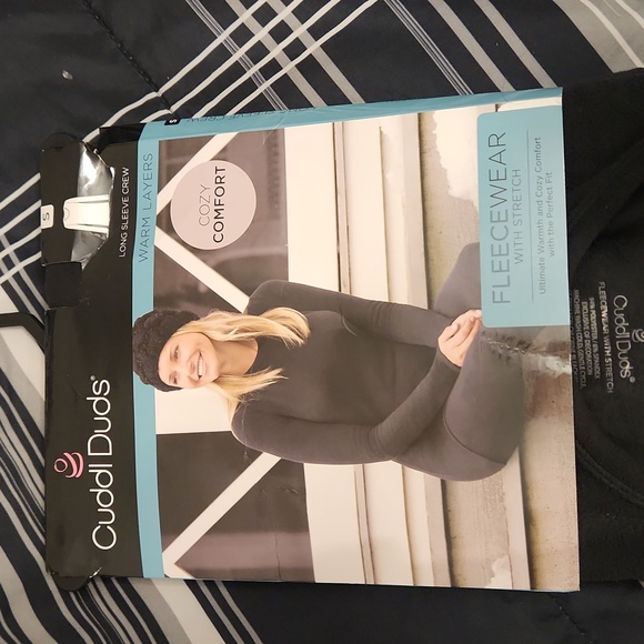 NWT Cuddl Duds Black Long Sleeve Crew Warm Layers Fleecewear Size Small - Picture 4 of 4